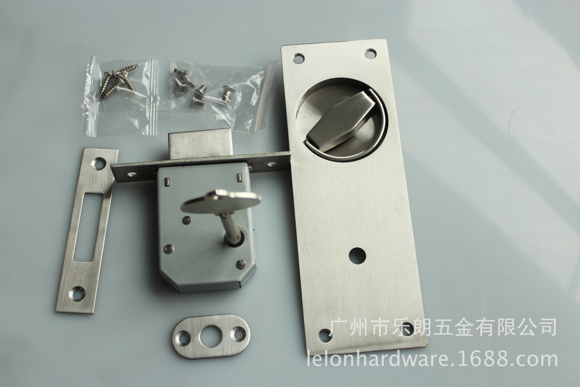 草莓视频在线免费下载草莓视频黄片RDA-34 方形麵板(圓孔）