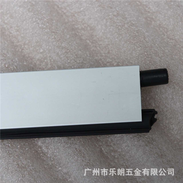 草莓视频在线免费下载草莓视频黄片RDA-31 門底防塵器