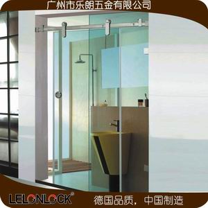 草莓视频在线免费下载淋浴C係列